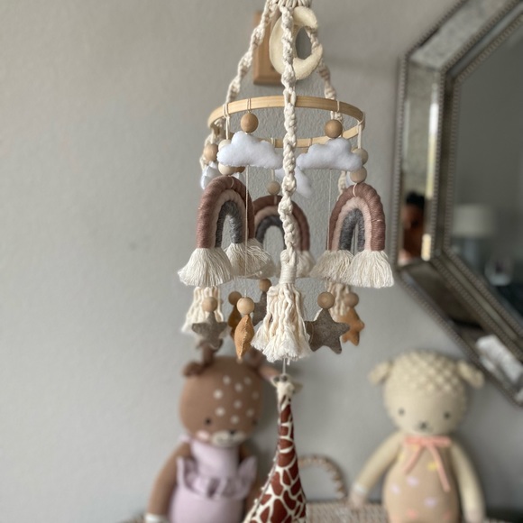 Crib mobile with hanger - Picture 2 of 3